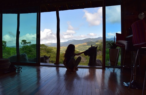 Tajo Alto House | Artistic House ; Peaceful place in the Mountains. Close to Miramar, Puntarenas