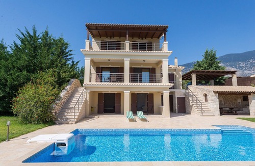 Karavados Villa | Aspa's Verde Pallazo - Very Close To The Beach