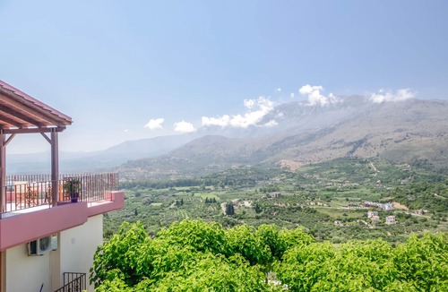 Exopoli Apartment | Astrostudio Chania Holidays Apartments 4 ☀️[ 3Km from sea ] Mountain & Sea view