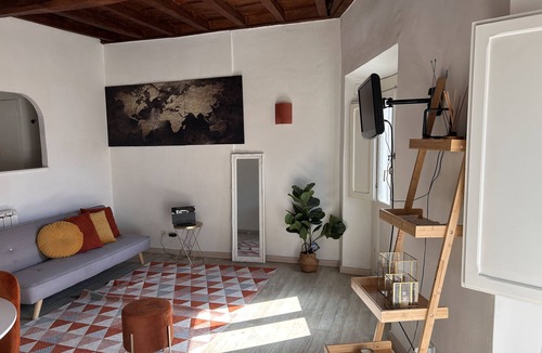 San Nicola da Crissa Apartment | At campo de fiori view - cozy studio