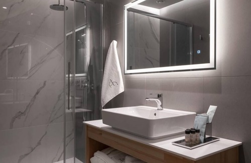 Kallithea Apartment | Athens Hill - Two Bedroom Apartment with Balcony