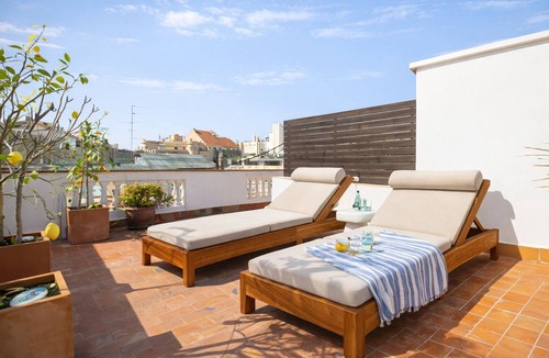 Omonia Condo | Athens rooftop terrace suite