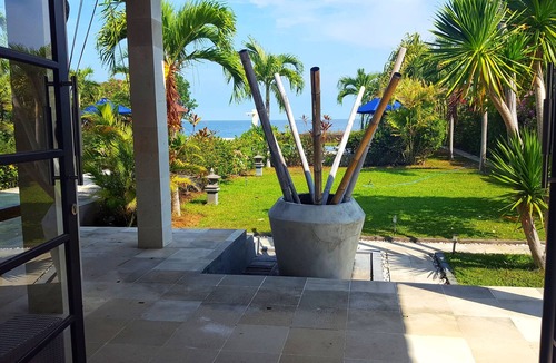 Gerokgak Villa | Authentic Beachvilla with cook, private pool, staff and lush tropical garden