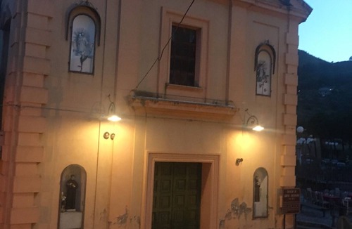 Gioiosa Ionica Apartment | AUTHENTIC ITALY, rural, town, sea amazing!