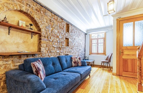 Istanbul City Center Apartment | Authentic Stone House 10 min to Goldenhorn