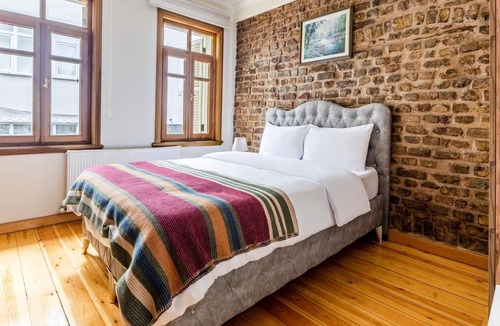 Istanbul City Center Apartment | Authentic Stone House 10 min to Goldenhorn