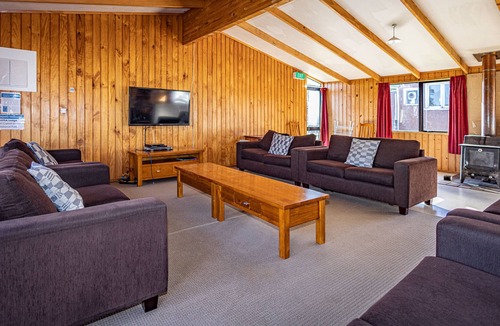 National Park Village House | AUTSA Lodge – National Park Holiday Home