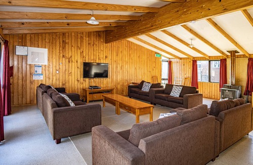 National Park Village House | AUTSA Lodge – National Park Holiday Home