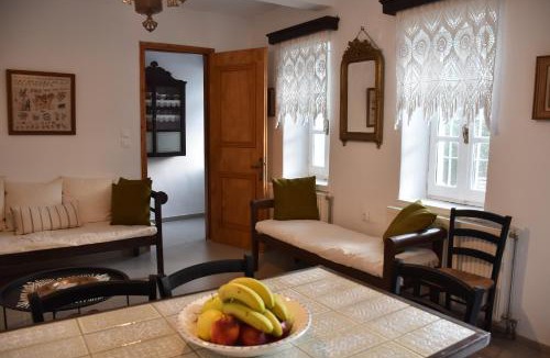 Samothrace Villa | Avli