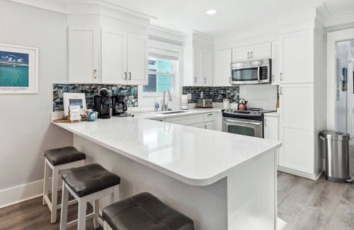 Crystal Beach House | Awesome heated pool/spa +lanai, beach is 2-mins, 3 masters on main, game zone