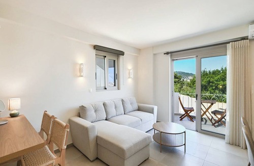 Kalligoni Apartment | Azure II Suite