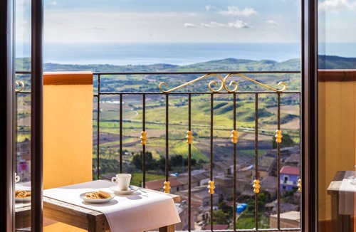 Agrigento House | B&B MonteMare-3rd floor apartment for 16 people