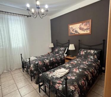 Leonforte Bed & Breakfast | B&B Pokerdassi