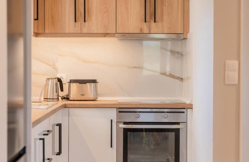 Roda Apartment | B1: Single Bedroom Suite on a Suite Complex