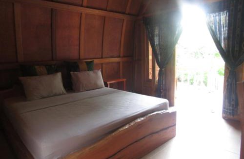 Tanjung Bed & Breakfast | Bale Jukung