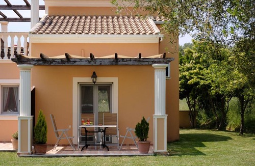 Roda Apartment | Ballas Paradise