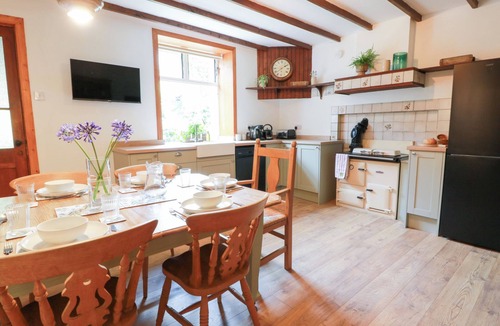 Maybole Cottage | BALSAGGART FARM, family friendly, with open fire in Kirkmichael
