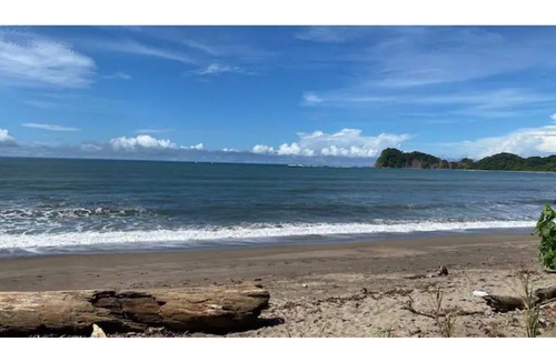 Garza Cabin | Bamboo Beach Bungalow