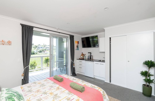 Raglan Apartment | Banana Bungalow: serenity, views, tropical setting