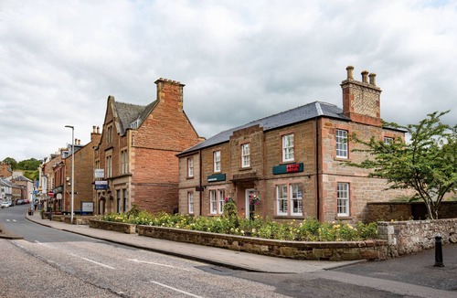 Gattonside Apartment | BANK VIEW - in the pretty market town of Melrose, near to the countryside