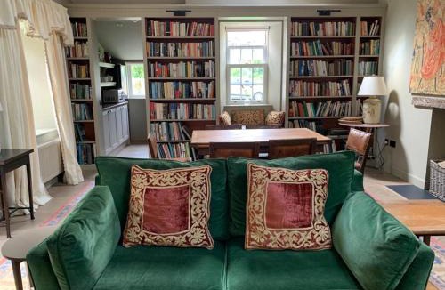 Kirkton Manor House | Barns Library