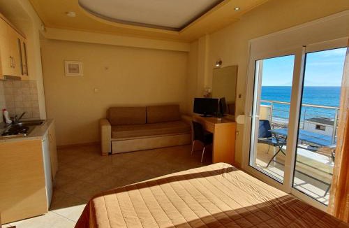 Potos Hotel | Bay Studios