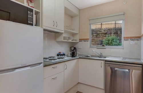 West Hobart Apartment | Bay View Villas