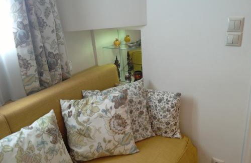 Thissio Apartment | Be My Guest Apartment