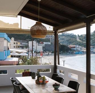 Lygaria Villa | Beach front apartment with swimming pool
