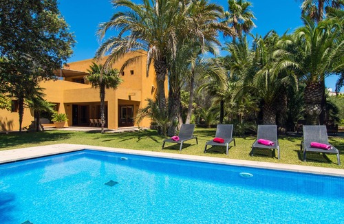 Cala Bona House | Beach front home in Cala Millor