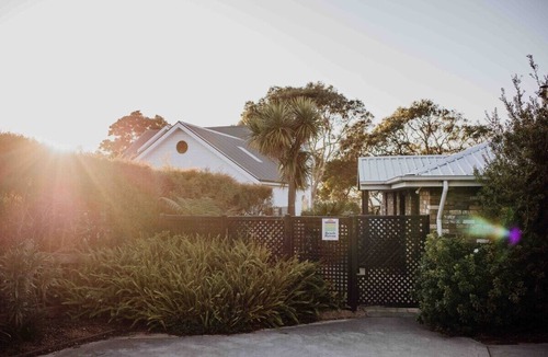 Scamander House | Beach Haven Scamander, Beach Views, Unlimited Wifi