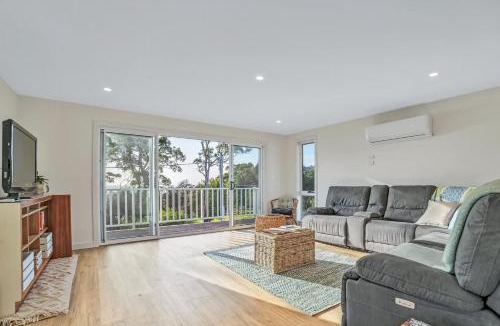 Bridport House | Beach House on Bentley