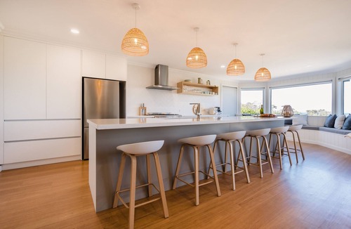 Bridport House | Beach House on Westwood