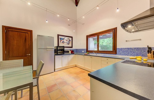 Urbanitzacio Gotmar Villa | Beach Villa Margot for six people with people