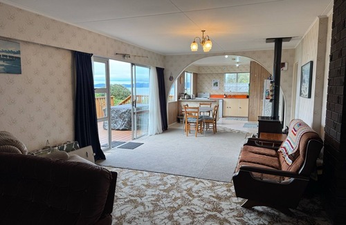 Parapara House | Beachfront bach - your slice of paradise.