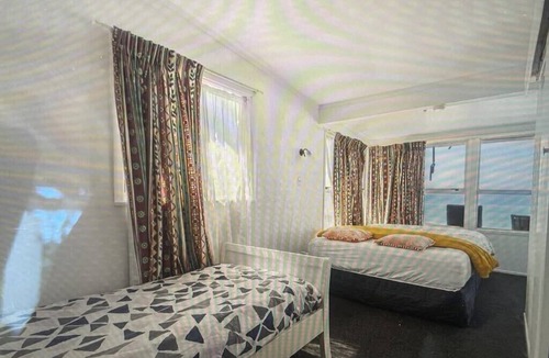 Pukehina House | Beachfront Beauty
