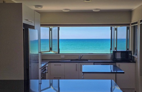Pukehina House | Beachfront Pad - relax and unwind