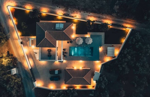 Psarou Villa | Beachfront Villa Volter