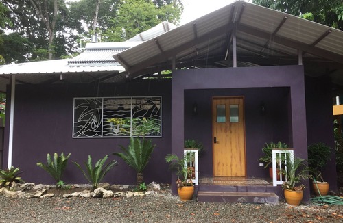 Chiguata Villa | Beachfront villa with pool. Hosts big families, groups or small retreats.