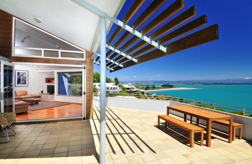 Britannia Heights House | BeachViews - Architectural with Incredible views over the Beach & Tasman Bay!