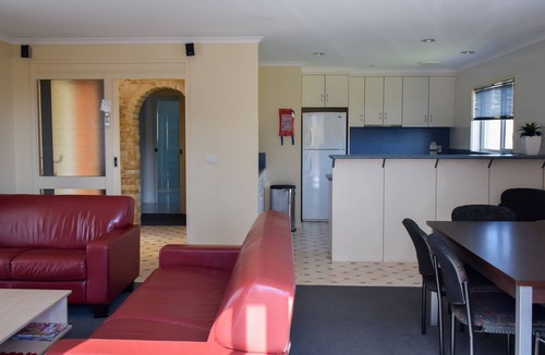 Ulverstone Hotel | Beachway Motel & Restaurant
