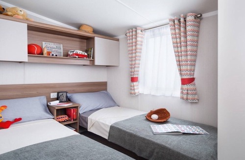 Dunbar House | Beautiful Biarritz Swift, situated on a fantastic site with outside decking