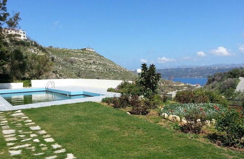 Megala Chorafia Villa | Beautiful Garden - Private Pool - Sea View - BBQ