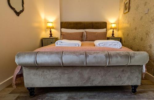 Birnam Apartment | Beautiful Listed Flat with Private Garden, Birnam