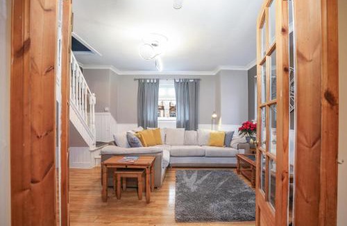 Gilmerton House | Beautiful Rooms in Edinburgh Cottage Guest House - Free Parking