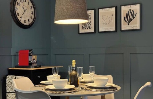 Dalry House | Beautiful Scottish mews with hot tub