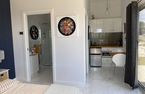Lulworth Apartment | Beautiful studio with ocean views.