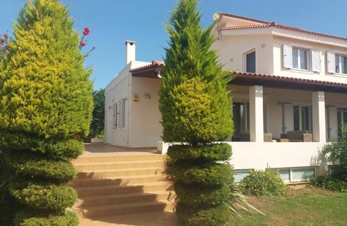 Oropos Villa | Beautiful Summer Villa in Chalkoutsi, East Attica
