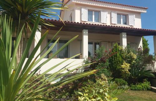 Oropos Villa | Beautiful Summer Villa in Chalkoutsi