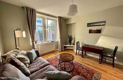 Inverness City Centre Apartment | Bed on the Brae